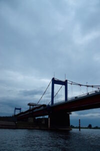 Eine von 650 Duisburger Brücken. ©mhu